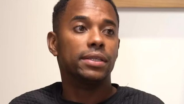 Robinho relata rotina na prisão e nega ter privilégios