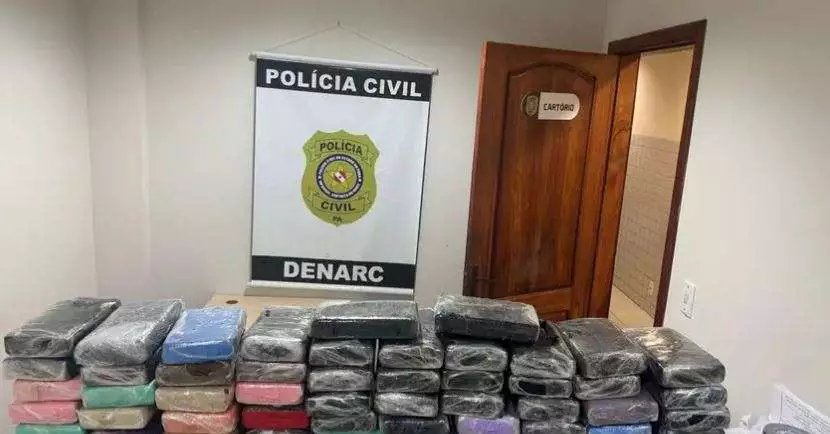 Belém: PC apreende 72 tabletes de cocaína escondidos em galpão