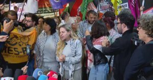 Brasileiros detidos em flotilha por Israel chegam ao Brasil