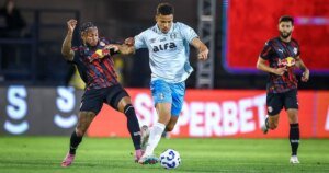 CBF divulga áudio do VAR em expulsão de Kannemann, do Grêmio
