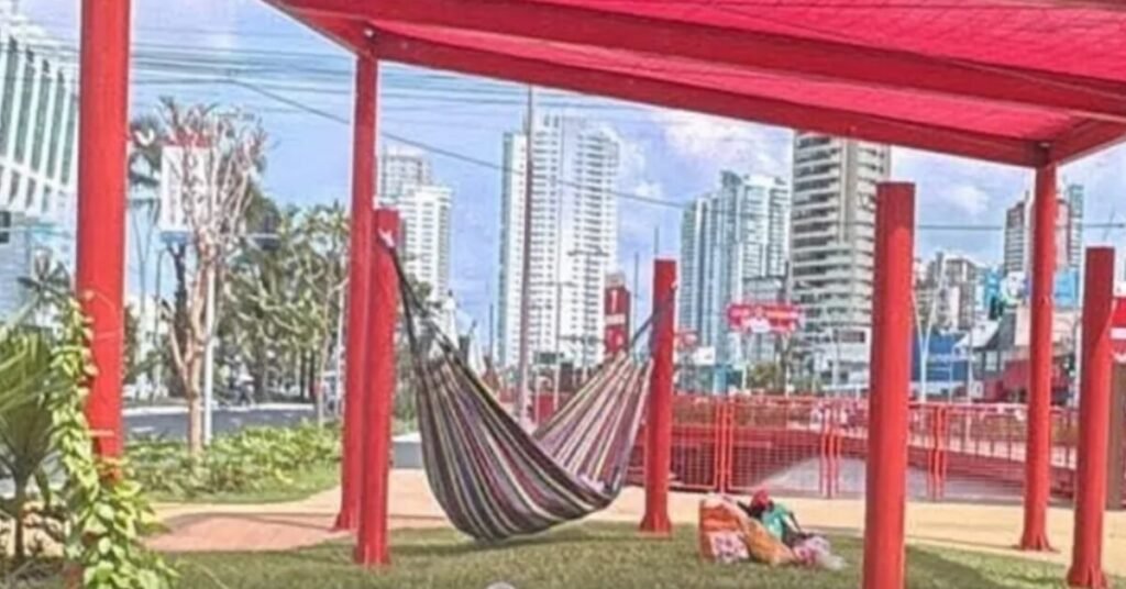 Morador arma rede na Nova Doca e cena viraliza nas redes sociais em Belém