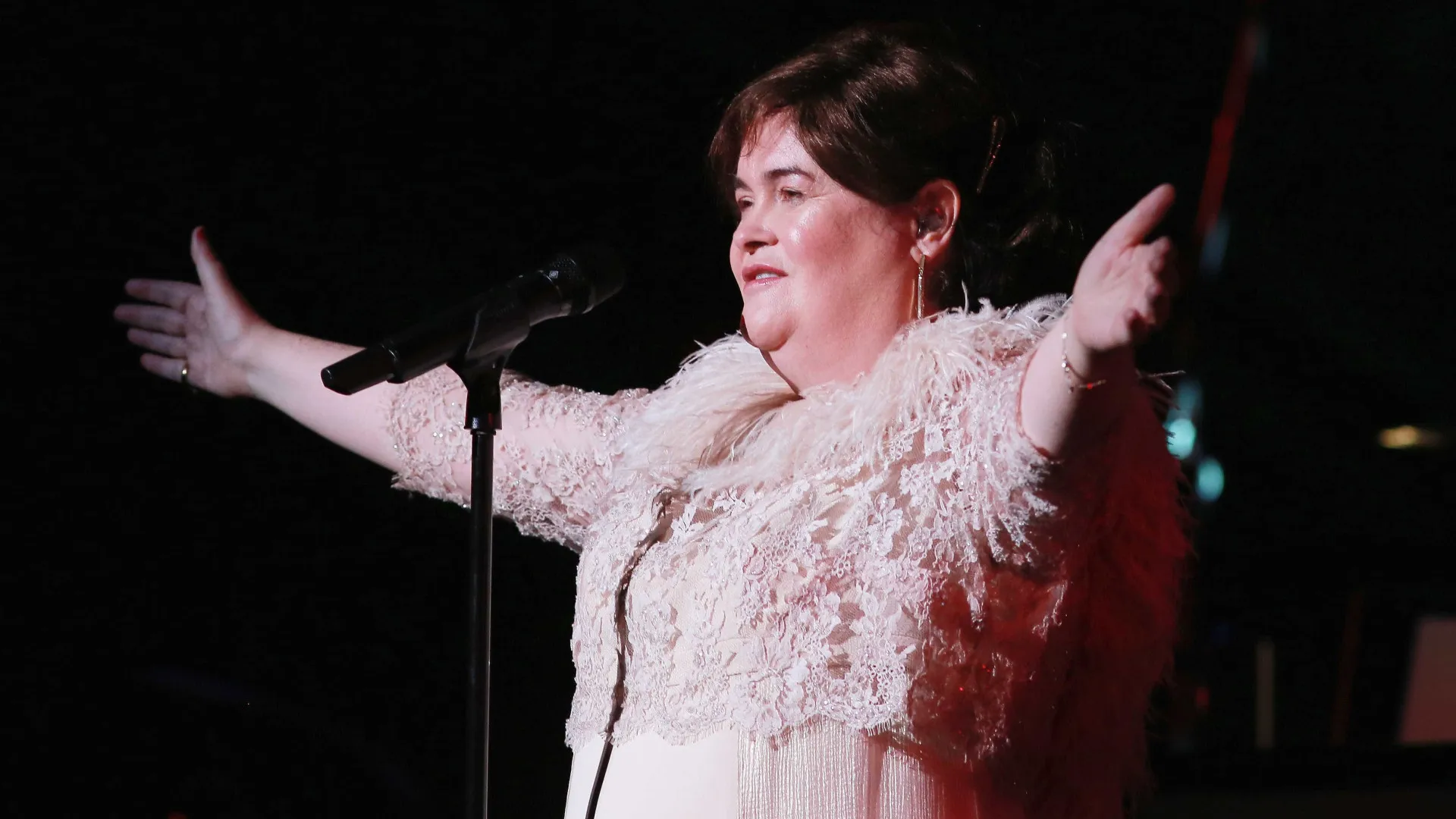 Susan Boyle, de 'Britain's Got Talent', aparece irreconhecível