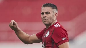 "Loucura"! Time com policial e guarda prisional faz história na UEFA