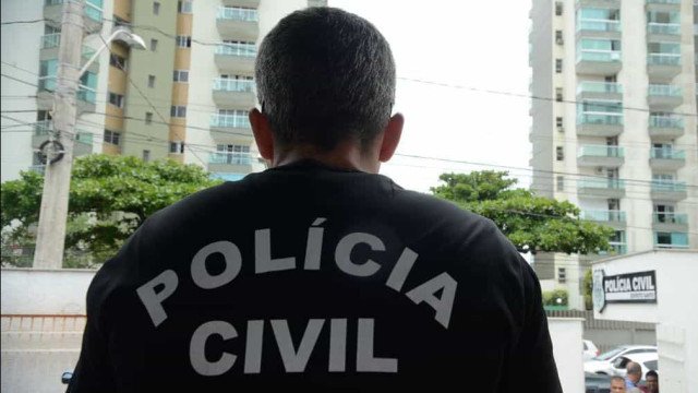 Mãe denuncia próprio filho suspeito de assassinar mulher por R$ 20 mil no Rio