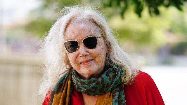 Morre Sally Kirkland, atriz vencedora do Globo de Ouro, aos 84 anos