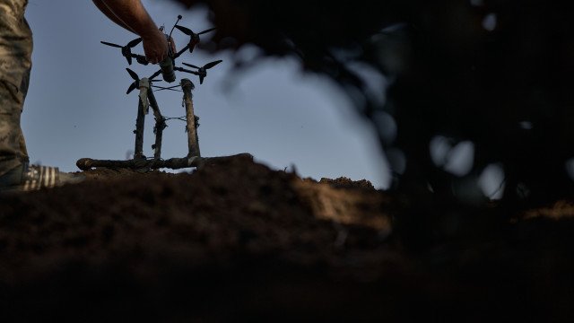 Rússia mata três pessoas em ataque com drones e mísseis na Ucrânia