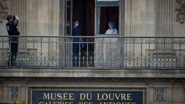 Segurança? Louvre fecha galeria devido a "fragilidade de vigas" 1 Auditoria revela que senha do sistema de segurança do Louvre é... Louvre