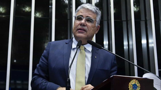 Senadores são criticados por fazerem 'visita técnica' na Papuda: