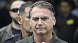 Bolsonaro relata em audiência de custódia problemas de saúde e uso de 5 medicamentos