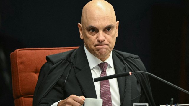 Moraes pede comprovação do histórico clínico de Augusto Heleno