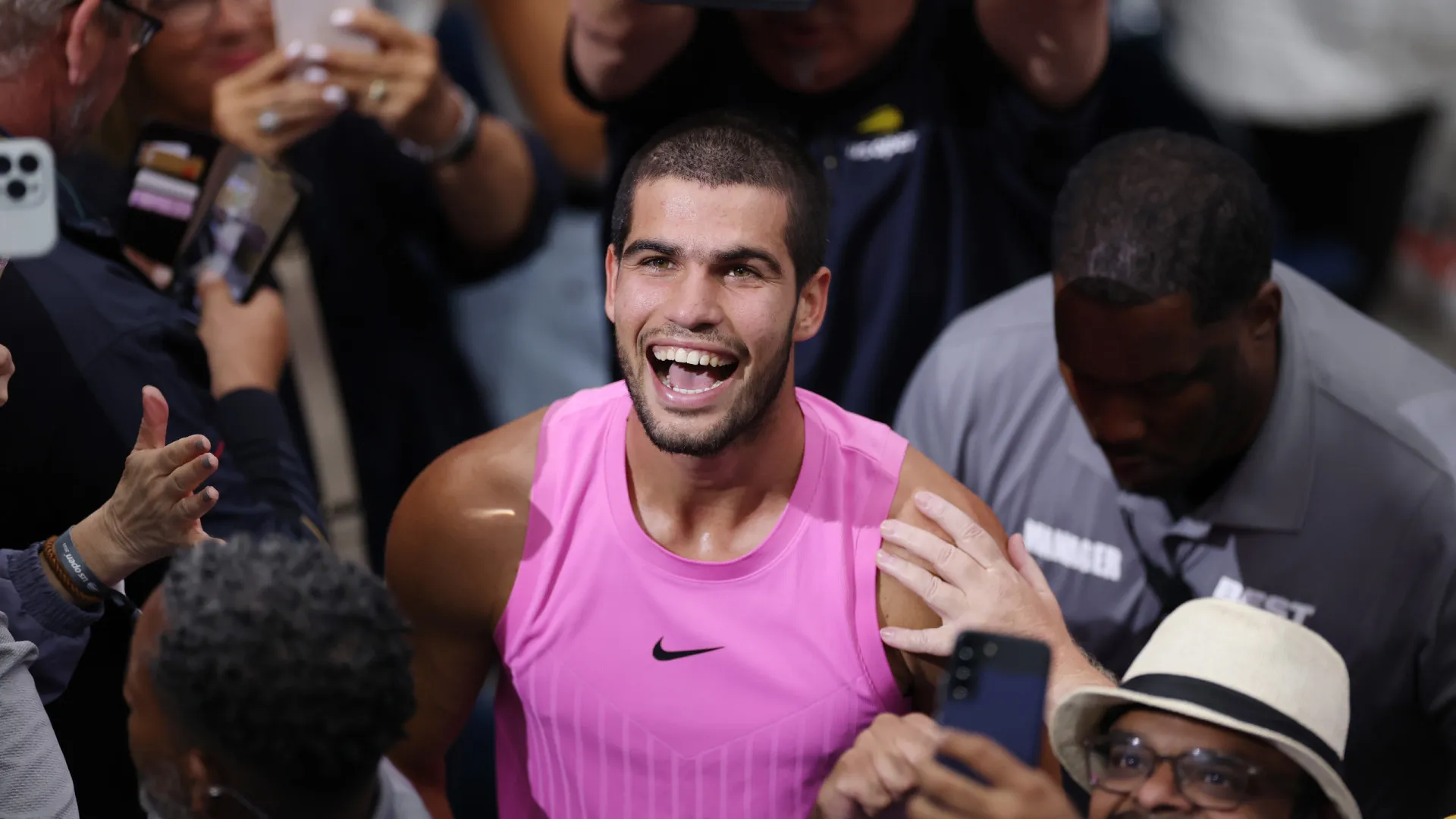 Alcaraz categórico: “Posso me sentar à mesa de Nadal, Federer e Djokovic”