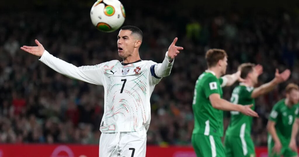 Com Cristiano Ronaldo expulso, Irlanda vence Portugal e adia vaga na Copa