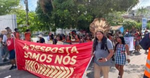 Marcha Global Indígena pelo Clima reúne povos originários e ativistas durante a COP30 em Belém