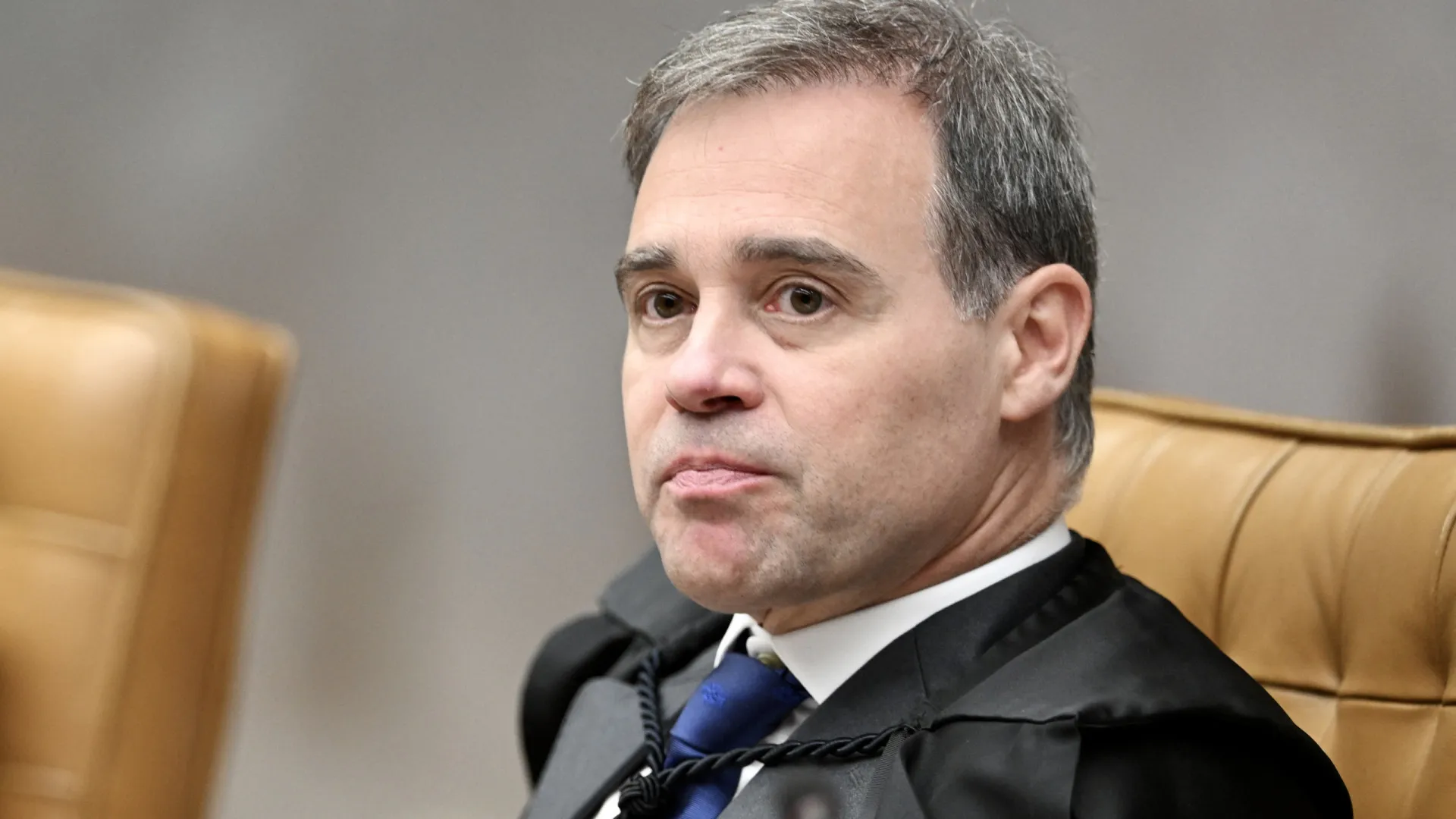 Mendonça suspende julgamento de governador após RR contratar seu instituto