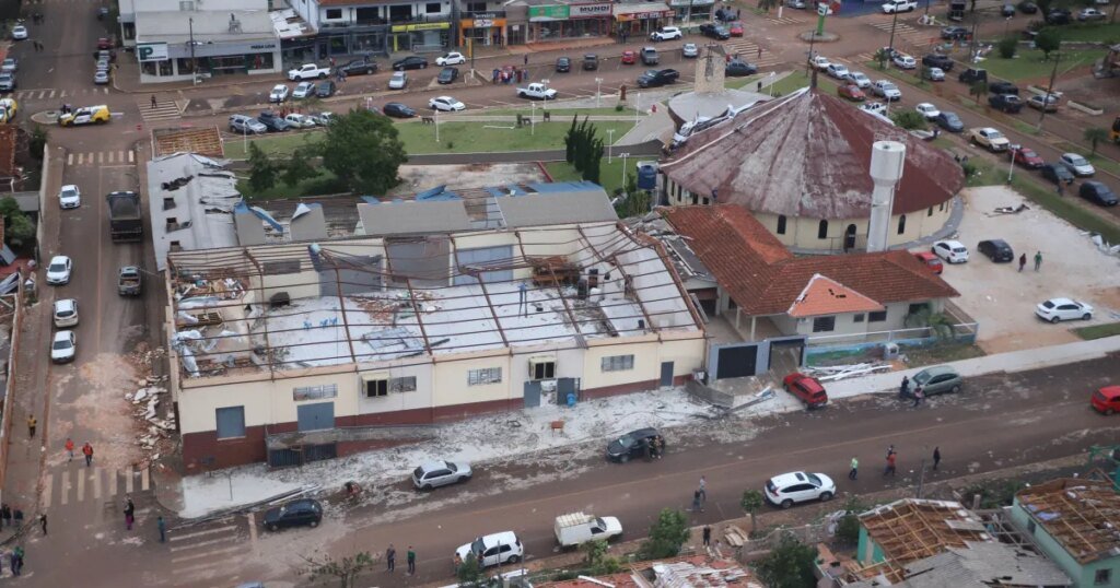 Paraná dará auxílio de R$ 1 mil a famílias afetadas por desastres naturais