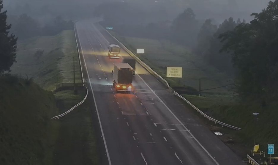 Vídeo mostra carreta trafegando antes de bloqueio no Rodoanel; veja