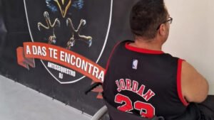 Polícia prende homem que perseguia Isis Valverde há mais de duas décadas