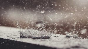 Chuva forte e alerta de perigo para altas temperaturas: confira a previsão do tempo