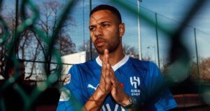 Atlético-MG anuncia contratação de Renan Lodi