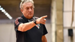 Cláudio Mortari, ex-técnico da seleção brasileira de basquete, morre aos 77 anos