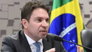 Diretor da PF confirma que Ramagem saiu do Brasil pela Guiana