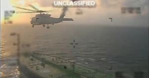 EUA avaliam usar novos recursos para abordar petroleiro perto da Venezuela