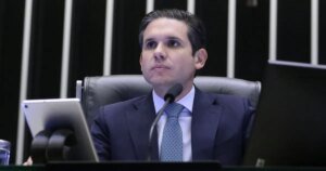 Hugo quer discussão sobre escala 6×1 com equilíbrio e “sem ideologia”