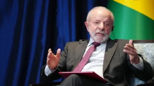 Lula: Por que autoridades do Judiciário e Legislativo exercerem seus mandatos via remoto?