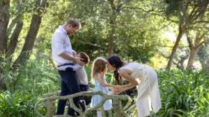 Meghan Markle surpreende ao mostrar o quanto os filhos cresceram