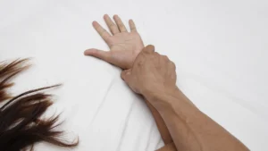 Norte-americano é preso suspeito de crimes sexuais contra menores no Rio