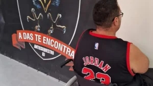 Polícia prende homem que perseguia Isis Valverde há mais de duas décadas