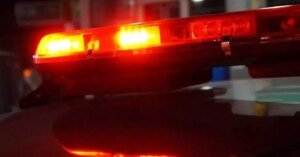 Trio armado invade chácara, faz família refém e foge com dinheiro e joias, em Parauapebas