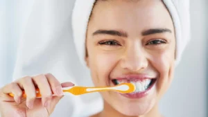 Veja 5 dicas de como manter os cuidados com a higiene bucal nas férias