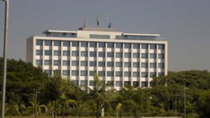 Assaltantes roubam laboratório da USP durante virada de ano