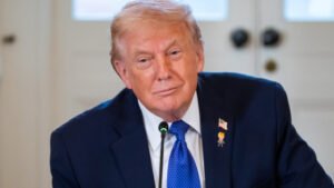 Trump se autoproclama presidente da Venezuela em publicação online