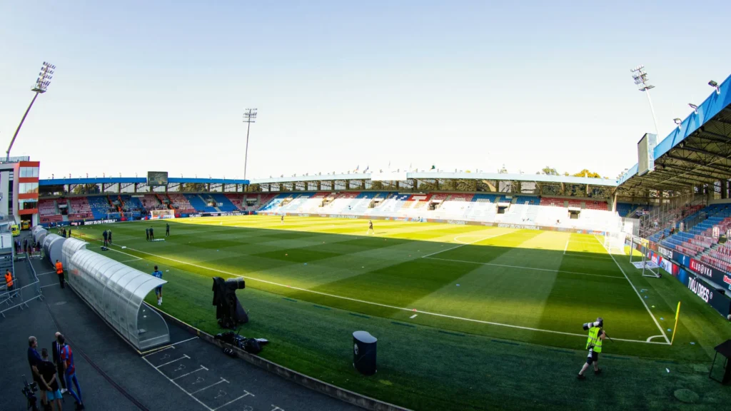 EM DIRETO: FC Porto entra em cena na Europa antes do Sporting de Braga 248 EM DIRETO: FC Porto entra em cena na Europa antes do Sporting de Braga
