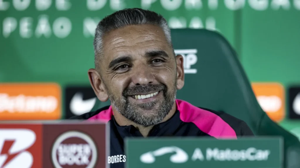 EM DIRETO: Rui Borges faz o lançamento do Arouca-Sporting 169 EM DIRETO: Rui Borges faz o lançamento do Arouca-Sporting