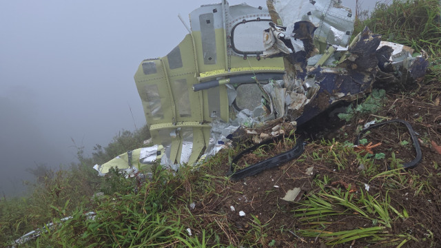 Ex-comissário finge ser piloto e faz centenas de voos grátis nos EUA 299 Encontrada fuselagem que pode pertencer a avião desaparecido na Indonésia