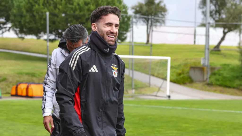 Rafa já trabalha no Seixal de olhos postos no Benfica-Estrela da Amadora 154 Rafa já trabalha no Seixal de olhos postos no Benfica-Estrela da Amadora