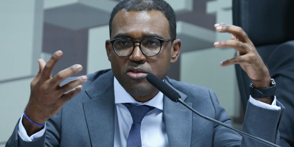 Diretor do Banco Central Desmente Recomendação de Compra de Carteiras Fraudadas pelo BRB 142 lula2785 24