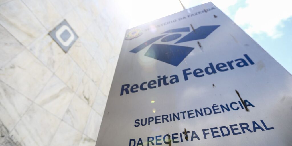 Receita Federal desmente boatos sobre aumento de imposto para professores após reajuste do piso salarial 216 mcam20022020 6