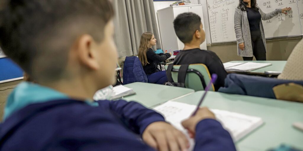 Reajuste do Piso do Magistério: Conquista da CNTE e Desafios para Prefeitos 256 mg 3684