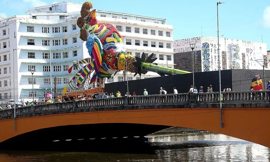 Galo Folião Fraterno homenageia Dom Helder Câmara e Nise da Silveira com escultura de 32 metros e foco em saúde mental 289 news 2265 1769548977